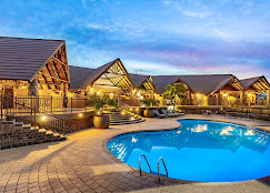 Zulu Nyala Game Lodge pool night